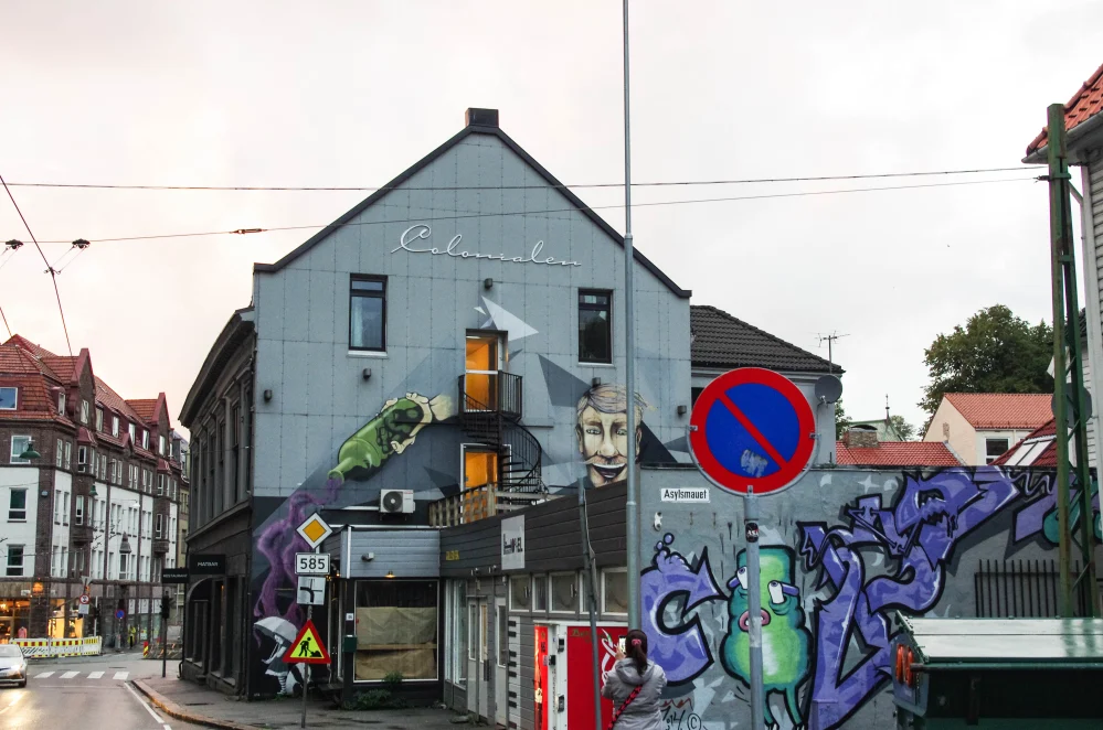 Street art Bergen buildings