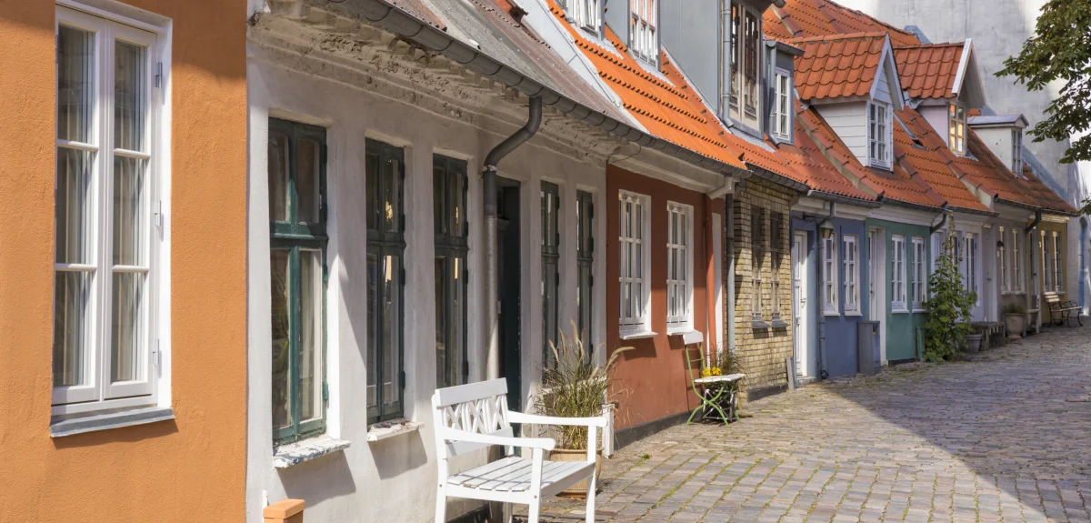 Farverige husfacader i Aalborg, Danmark