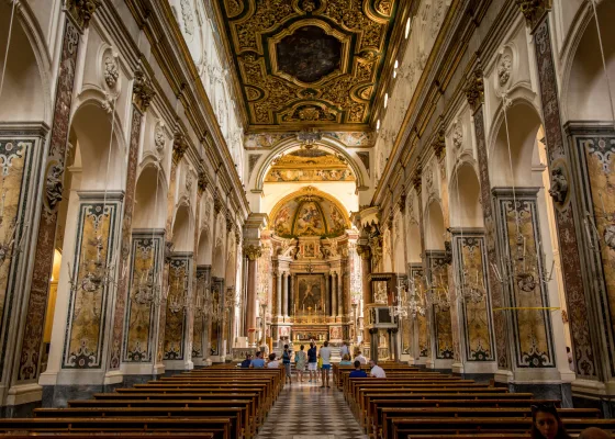 Inne i Duomo di Amalfi