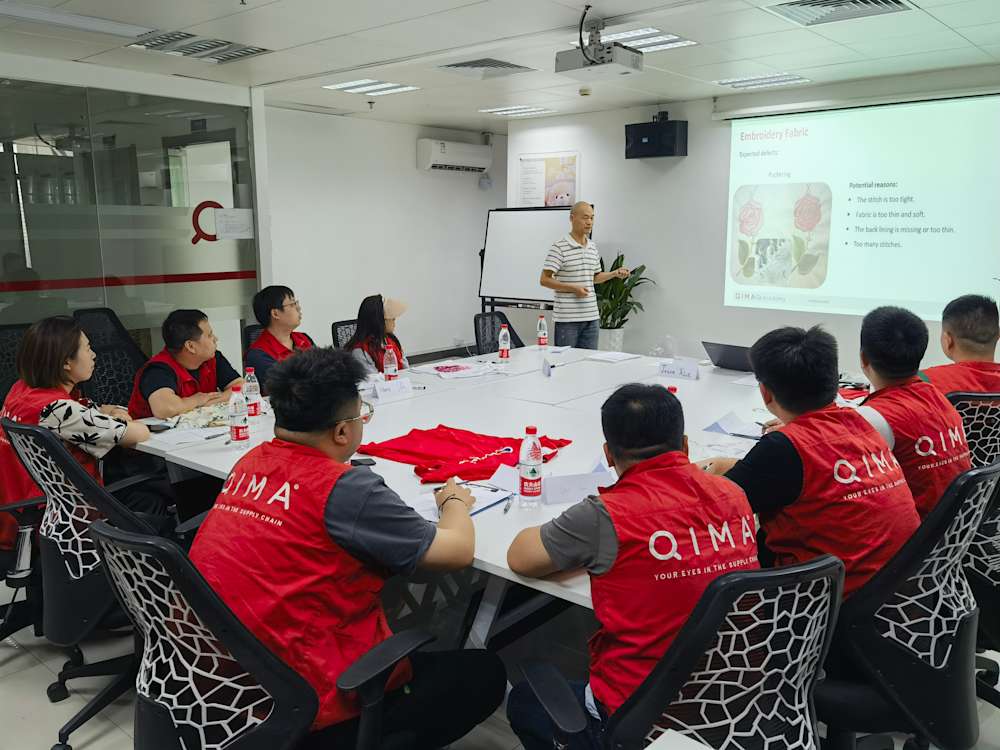 classroom and training session image for Training solutions page