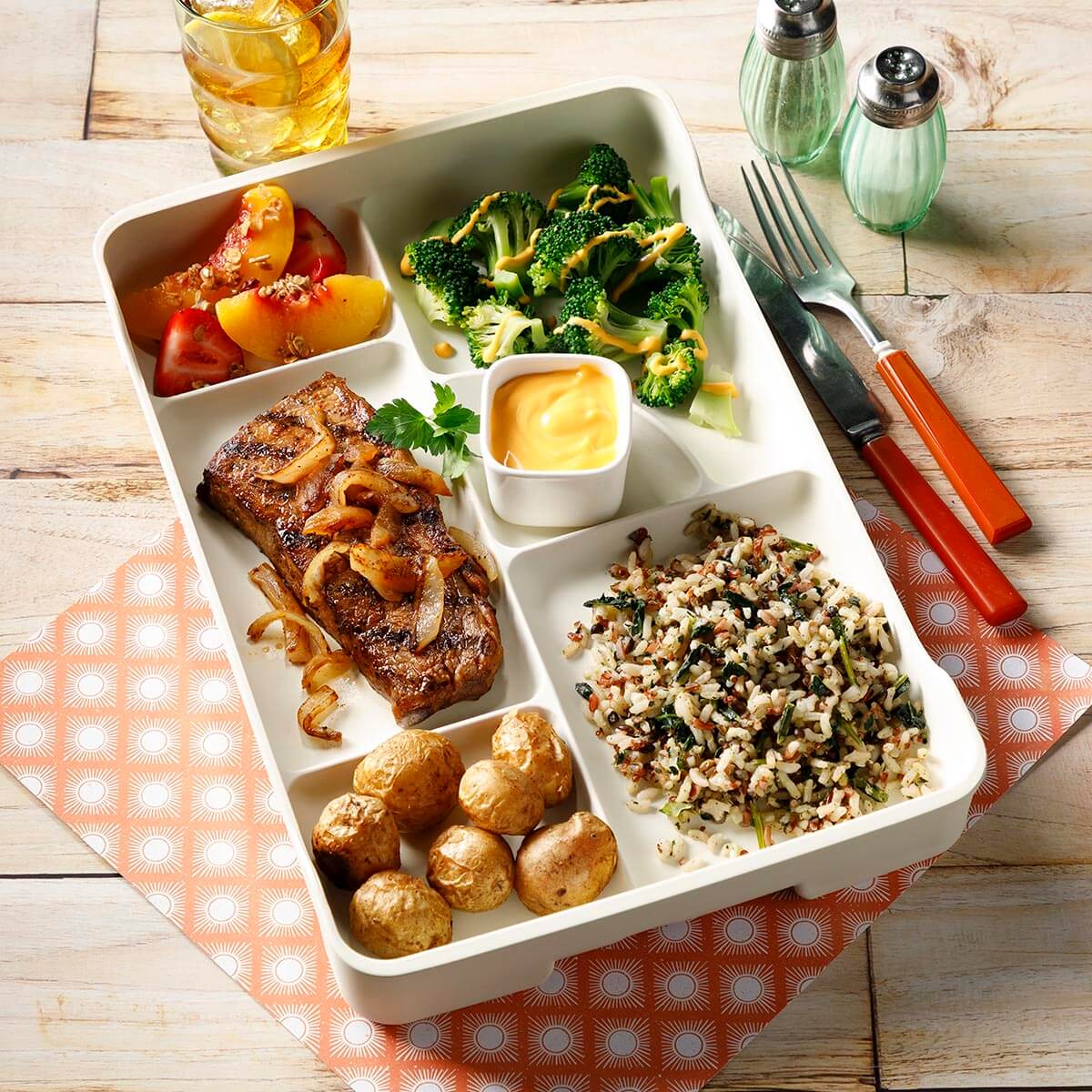 Charred Broccoli with Sriracha-Cheese Sauce | Simplot Foods