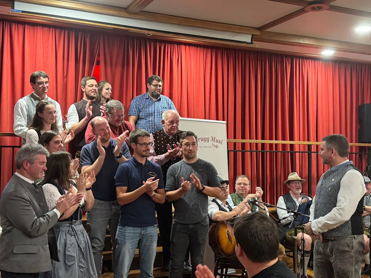 Feuerwehr Altfraunhofen feiert gelungenes Helferfest und Patendanken