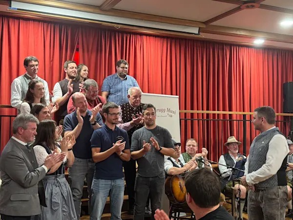 Feuerwehr Altfraunhofen feiert gelungenes Helferfest und Patendanken