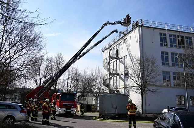 B3 - Brand Dachstuhl