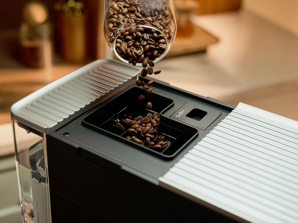 photo-left-right espresso-fully-auto-kf2 filling-countainer-with-coffee-beans