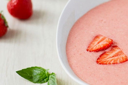 Import-Recipe - Strawberry soup with fresh pineapple and coconut milk