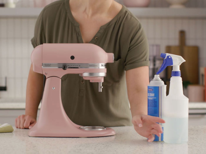 product-tips mixer-tilt-head clean-avoid-harsh-cleaners