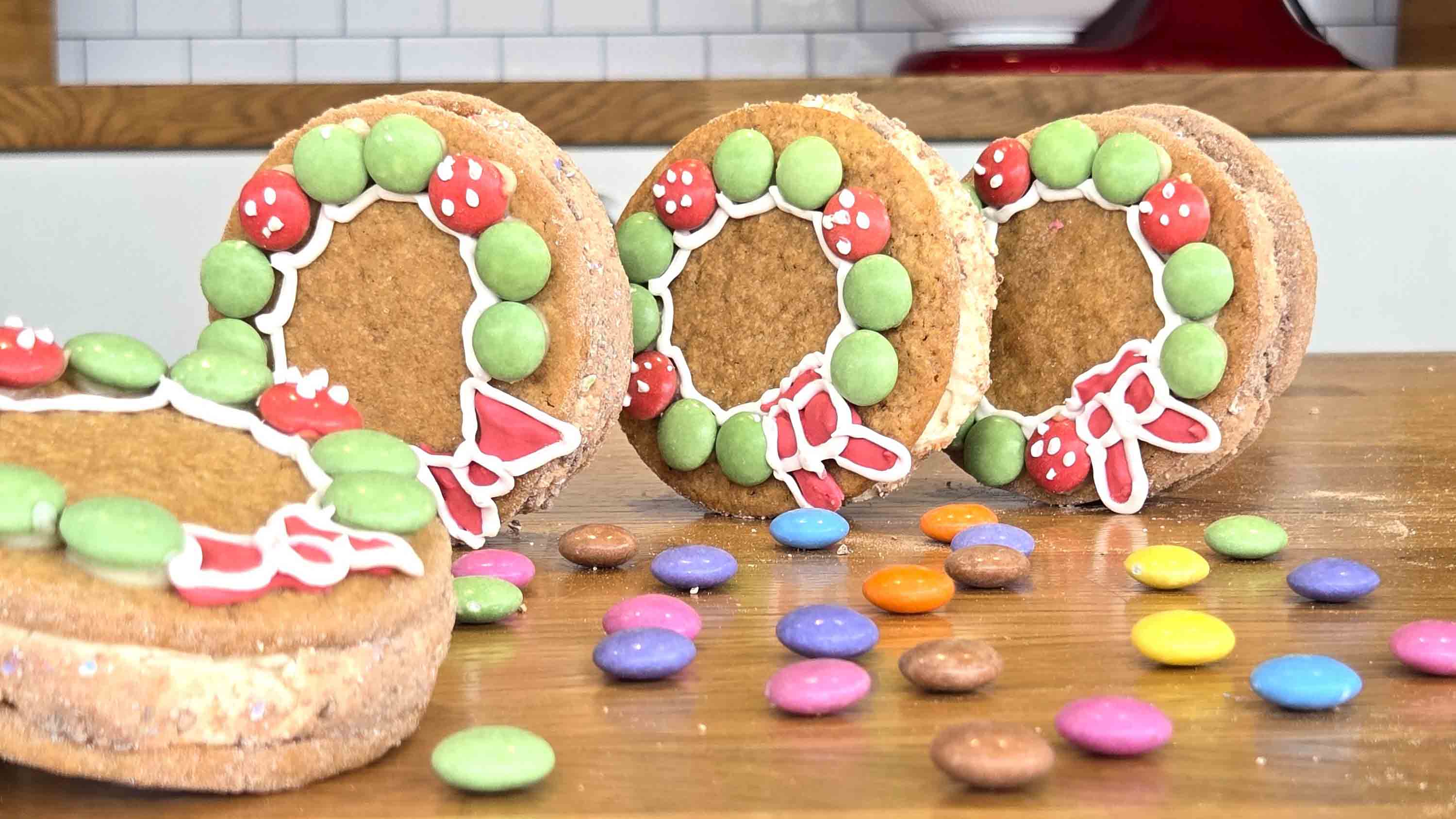 Smarties Eissandwich mit Gingerbread