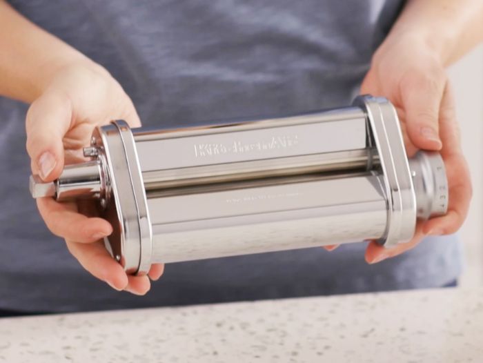 type-attachment-pasta-roller-cutter pasta-roller