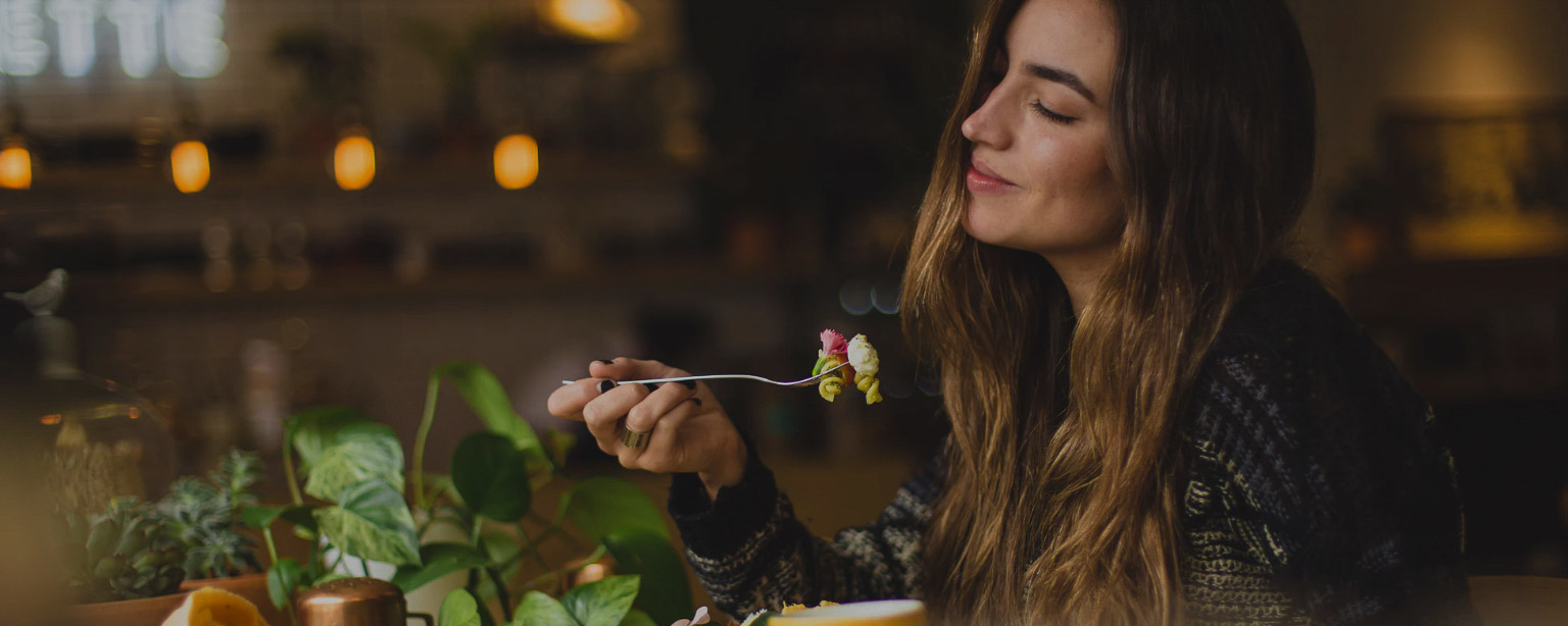 hero-banner-cozy-dinner