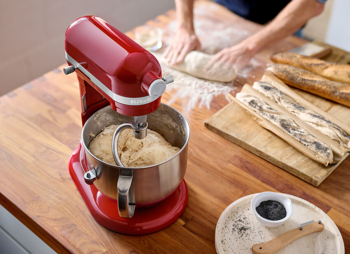 Bowl-lift with dough hook - lifestyle