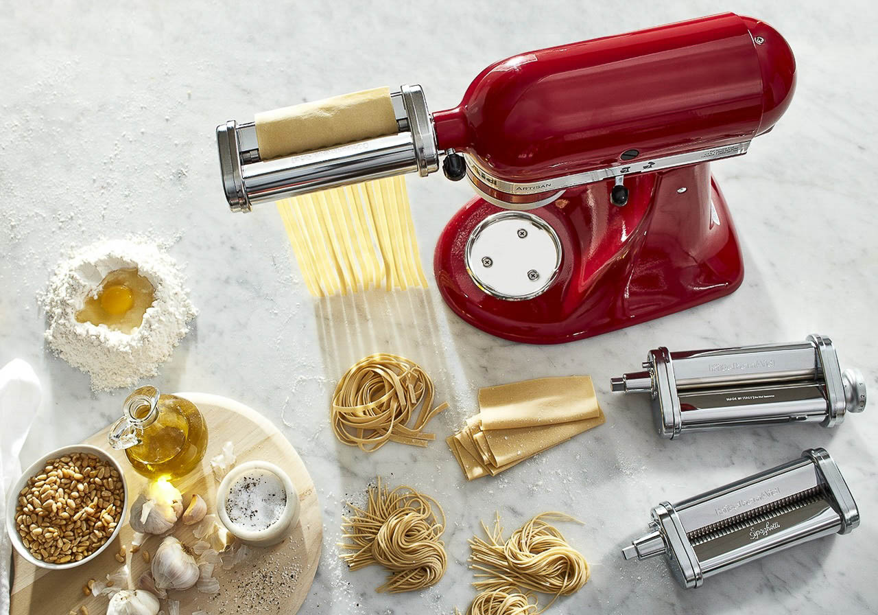 stand-mixer-with-pasta-cutters-and-roller-3-piece-set