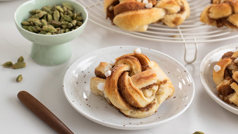 cardamom-buns
