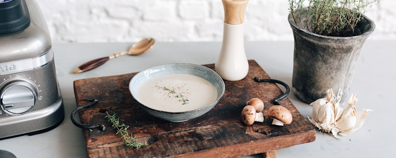 Cream of mushroom and garlic soup