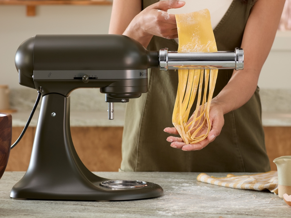 kitchenaid-evergreen-mixer-with-pasta-maker-attachment