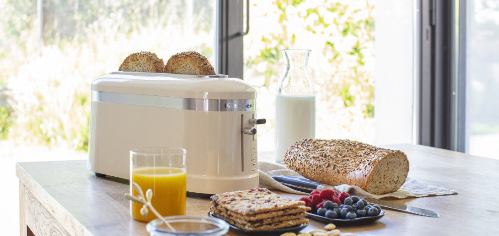 cream-toaster-long-slot-2-slice-with-bread-fruits-and-orange-juice