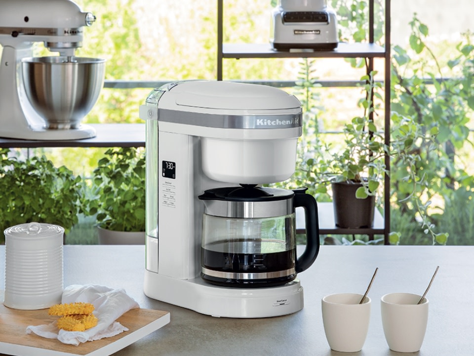 Coffee-machines-drip-coffee-maker-classic-white-coffee-maker-in-the-kitchen