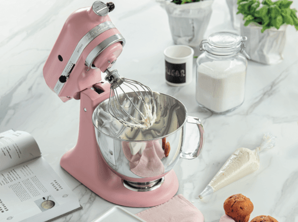 Pink-mixer-with-whisk