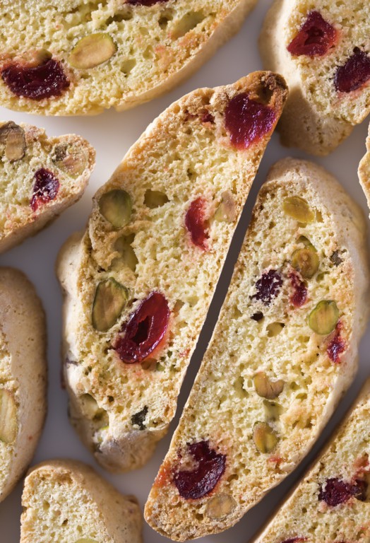 Biscotti mit getrockneten Kirschen Pistazien und Szechuan Pfeffer