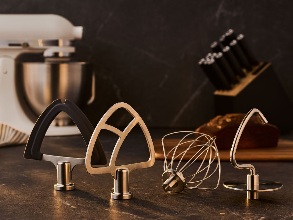 photo-left-right-mixer-artisan-plus-accessories-on-countertop