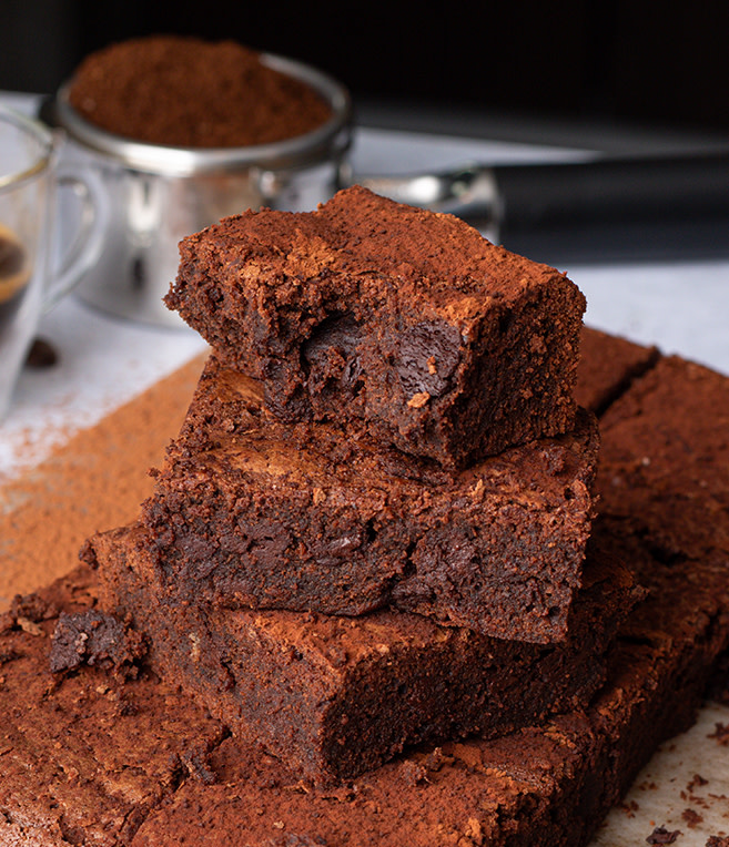 Copy of Espresso-Brownies-Hochformat-KitchenAid-Webseite.jpg