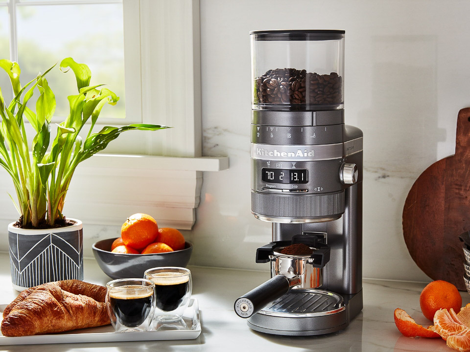 Coffee-machines-grinder-artisan-silver-coffee-grinder-in-the-kitchen