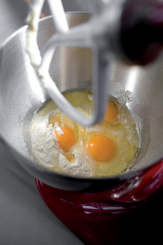 eggs-and-flour-in-a-mixing-bowl-with-a-paddle-attachment