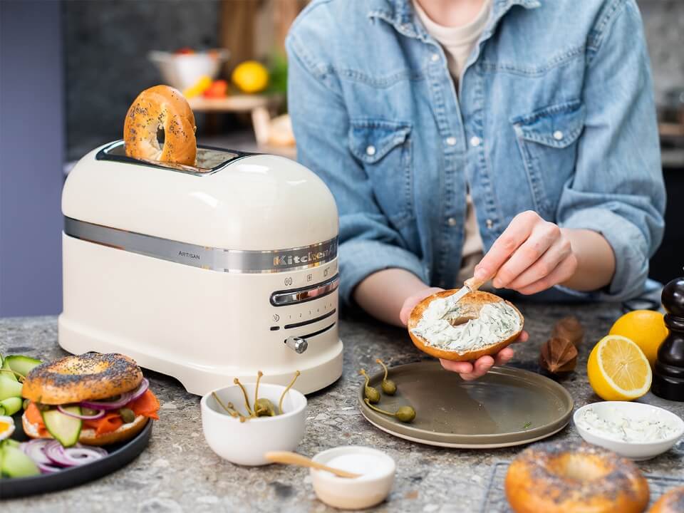 PLP-toaster-benefits-toasters-what-are-the-best-bagel-toppings