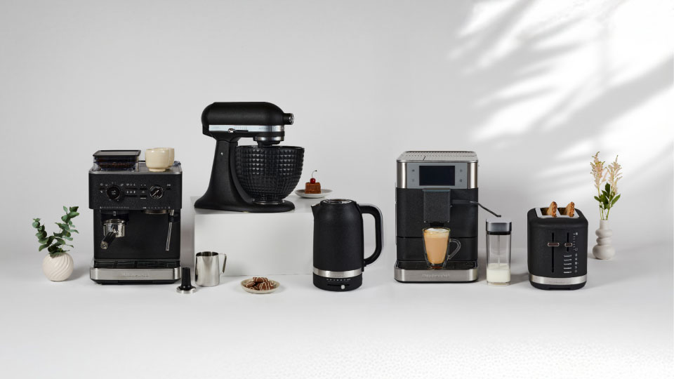 @2x-hp-hero-banner mobile black-collection-emea+nordics