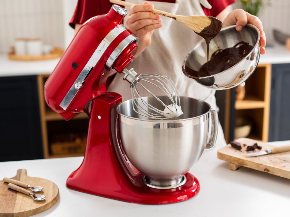 Mixer-185-candy-apple-mixing-on-the-countertop-using-the-two-included-bowls