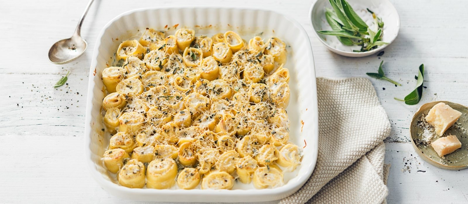 Import-Recipe - Ricotta and sage gratinated pasta rolls