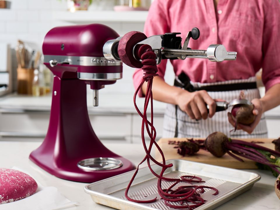 Mixers-tilt-head-4.8L-artisan-coty-beetroot-with-spiralizer-attachment