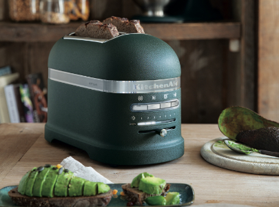 green-toaster-2-slice-with-avocado