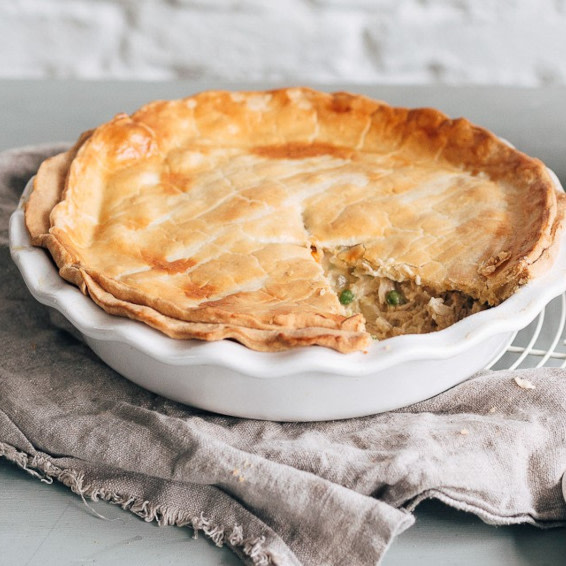 Chicken and pea pie