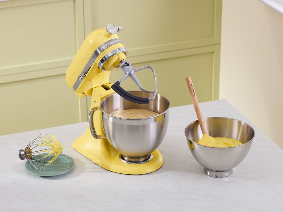 Mixers-tilt-head-4.7L-artisan-butter-go-large-or-small-with-the-spare-bowl