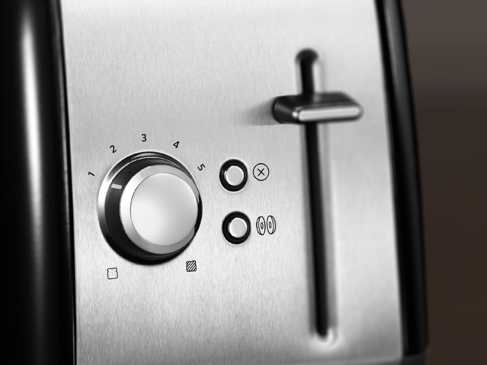 Breakfast-toaster-2-slice-classic-onyx-black-close-up-of-dial-and-option-buttons