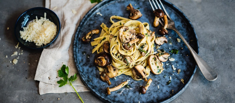 Potato and wheat flour fettuccine with mushrooms