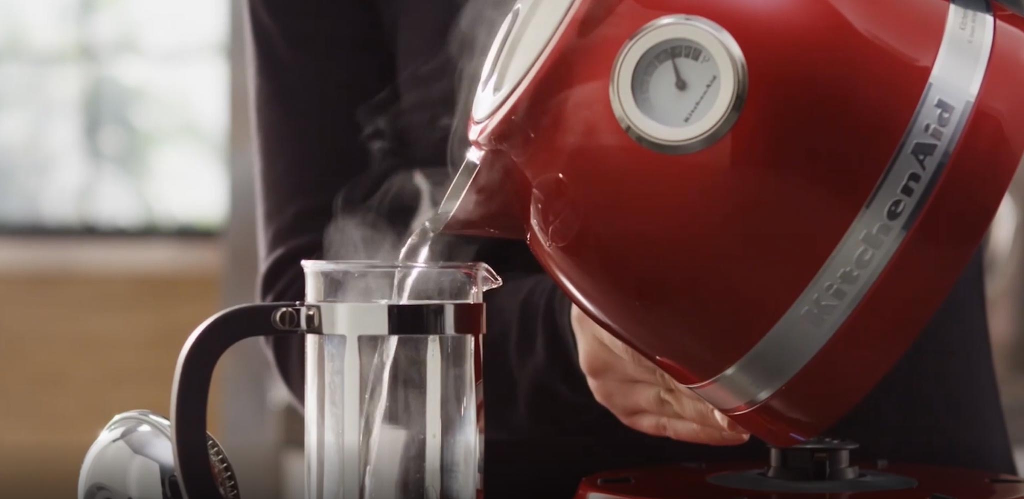 Variable-temperature-kettle-1.5l-artisan-video-preview-image