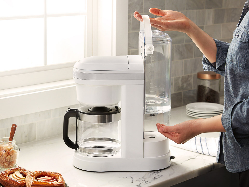 Coffee-machines-drip-coffee-maker-classic-white-women-removes-water-tank