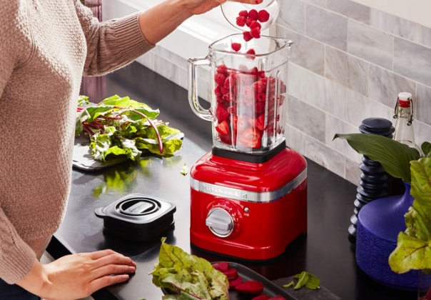 red-fruits-in-blender