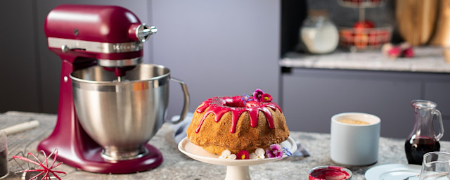 Bundt poppyseed cake with beetroot glazing | KitchenAid IE