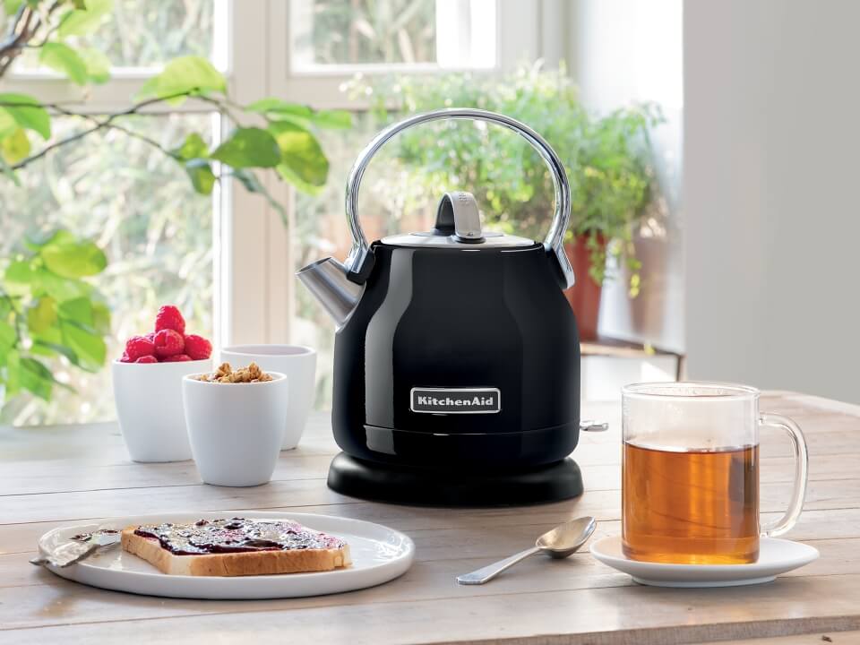 PLP-kettle-benefits-efficient-kettle-with-classic-style