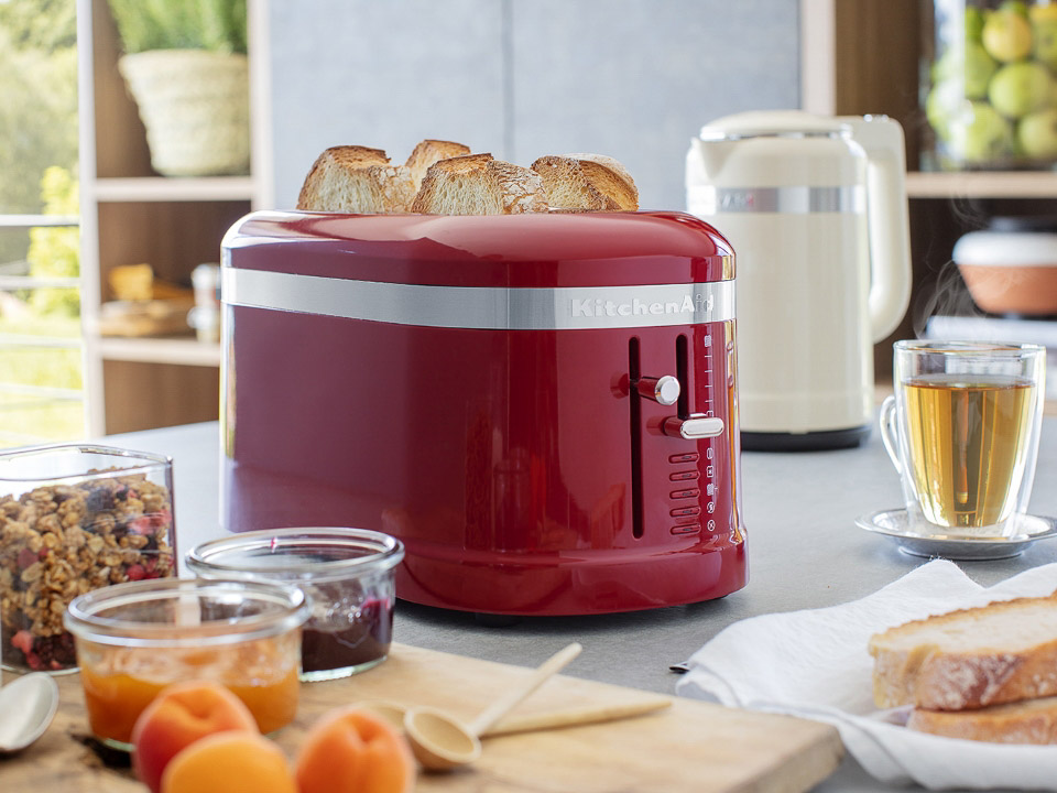 Breakfast-toaster-long-slot-2-slice-empire-red-in-the-kitchen-making-breakfast