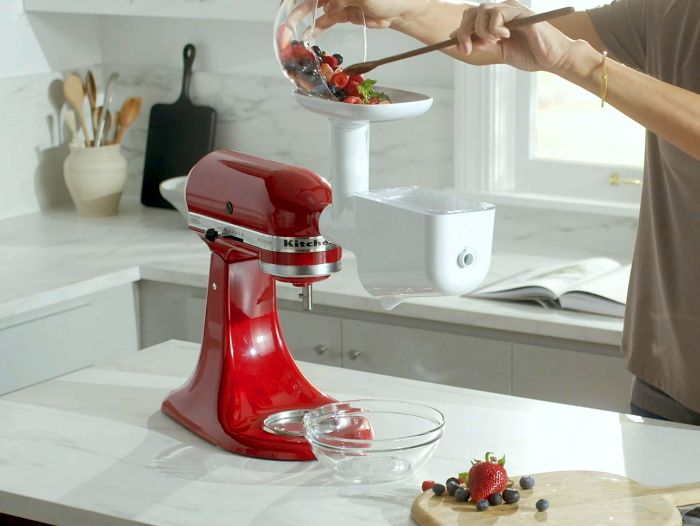 column-content-PLP-kitchenaid-attachment Veggie food-grinder-and-strainer