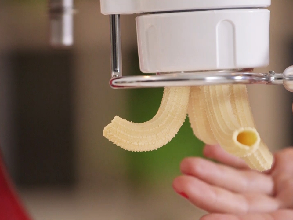 Mixer-attachments-pasta-press-6-shapes-making-pasta-close-up