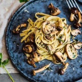 5b63aac20ddd-potato-and-wheat-flour-fettuccine-with-mushrooms