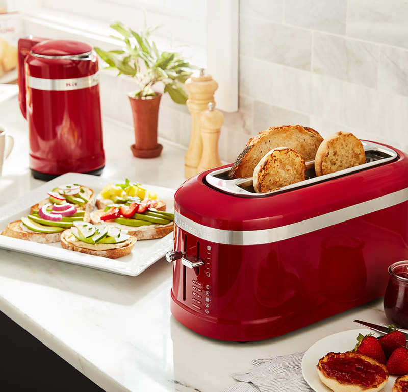 red-toaster-long-slot-4-slice-design-with-red-kettle-and-vegetable-toasts