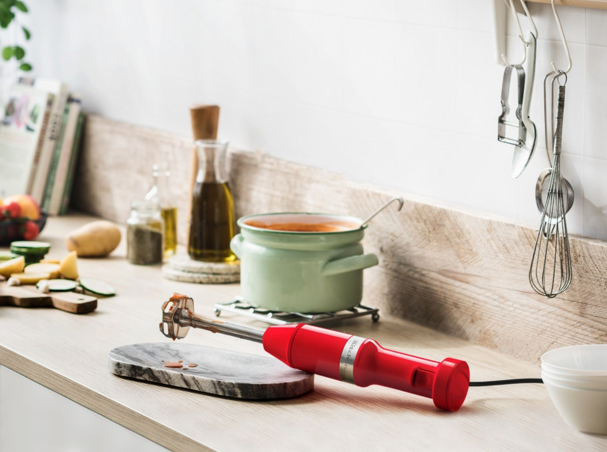 red-corded-hand-blender-and-tomato-soup