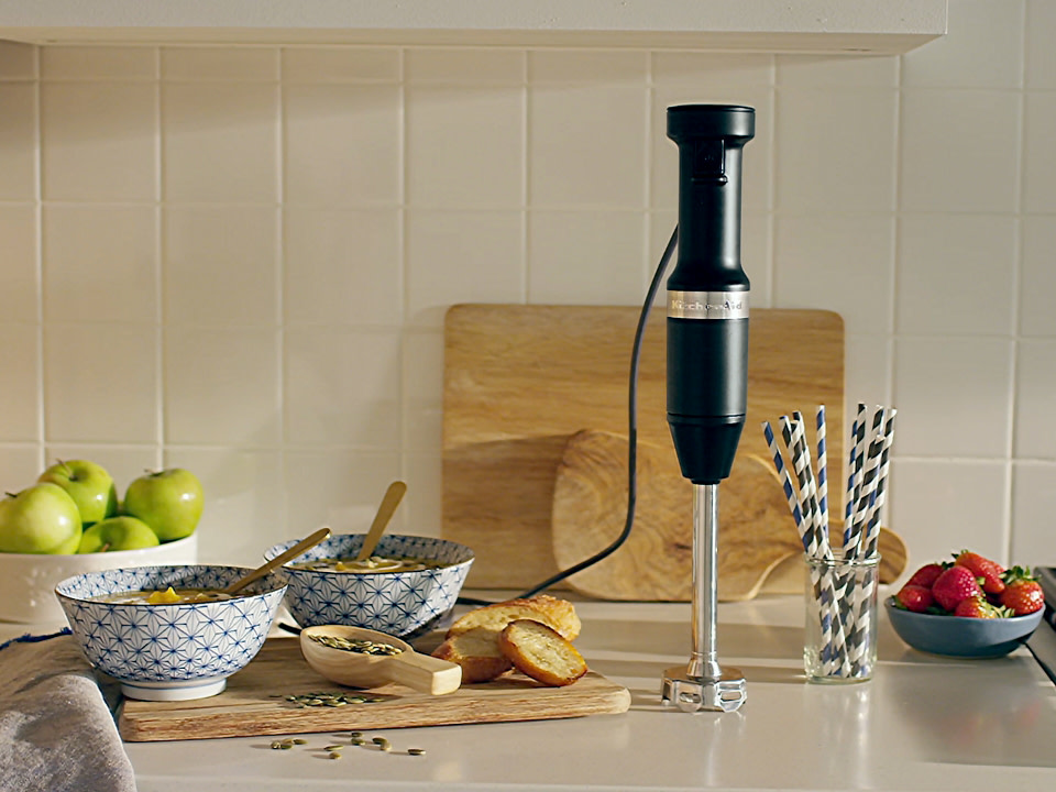 Hand-Blenders-classic-onyx-black-on-kitchen-counter