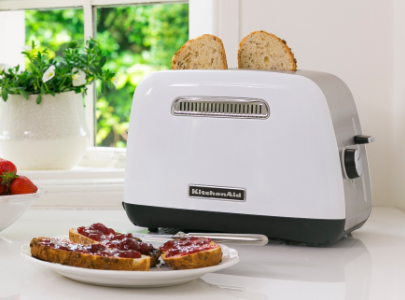 white-toaster-2-slice-and-jam-toast